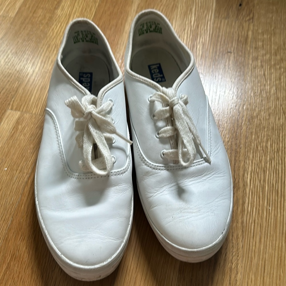 Nearly new white keds sneakers